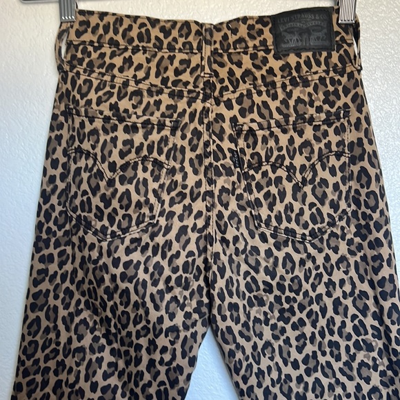 SOLD Levi’s 720 High Rise Skinny Leopard Animal Print Jean 25 - Picture 5 of 9